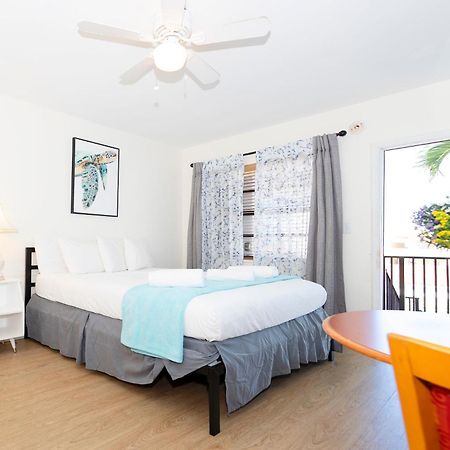 Tropic Isle Hotel & Apartment Холивуд Екстериор снимка