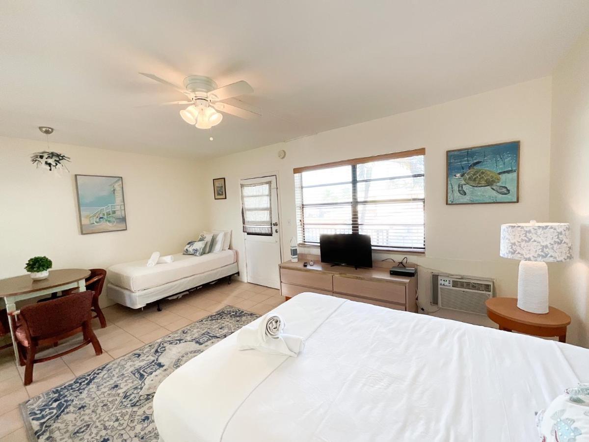 Tropic Isle Hotel & Apartment Холивуд Екстериор снимка