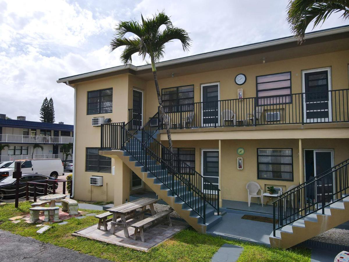 Tropic Isle Hotel & Apartment Холивуд Екстериор снимка