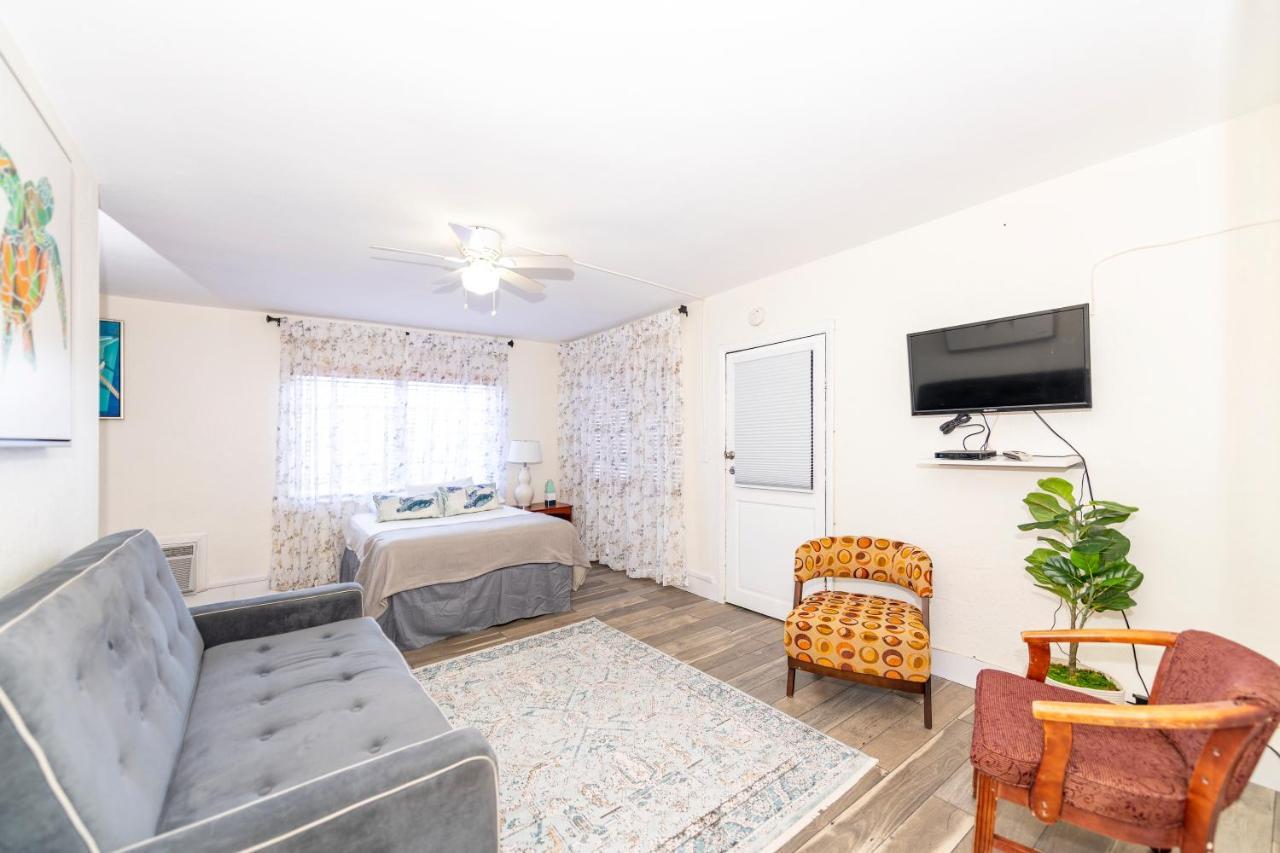 Tropic Isle Hotel & Apartment Холивуд Екстериор снимка