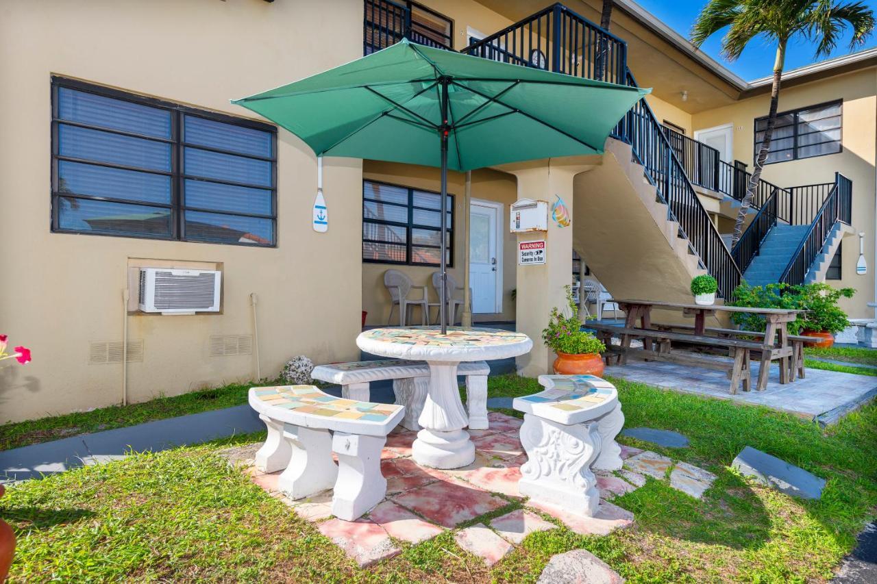 Tropic Isle Hotel & Apartment Холивуд Екстериор снимка