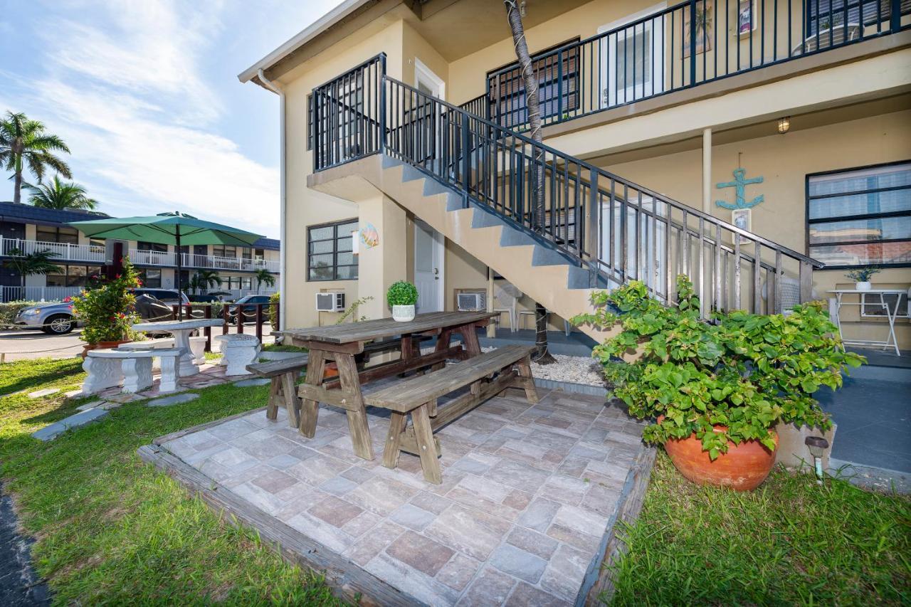 Tropic Isle Hotel & Apartment Холивуд Екстериор снимка